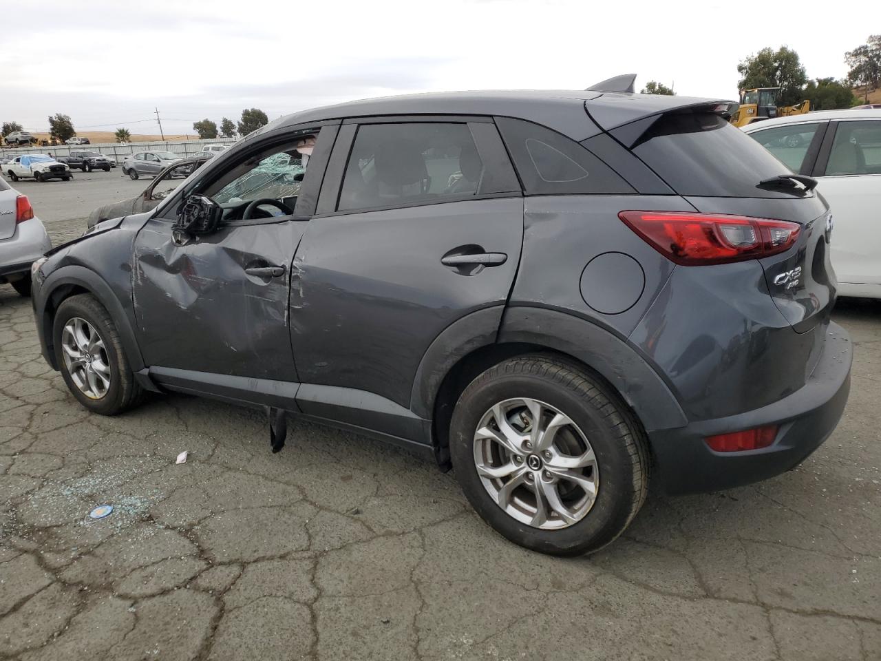 JM1DKFB78H0170496 2017 MAZDA CX-3 - Image 2