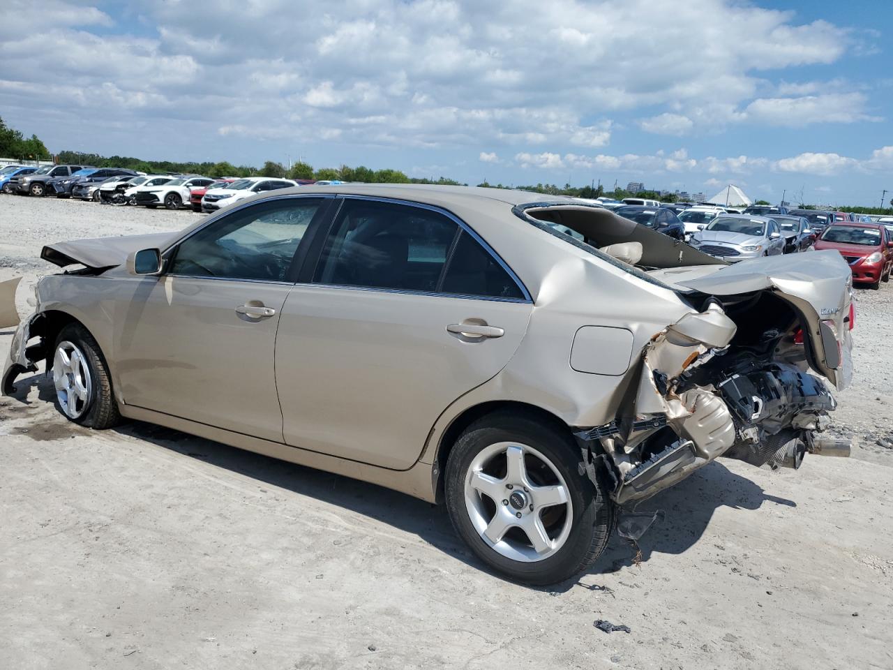 2009 Toyota Camry - Image 2