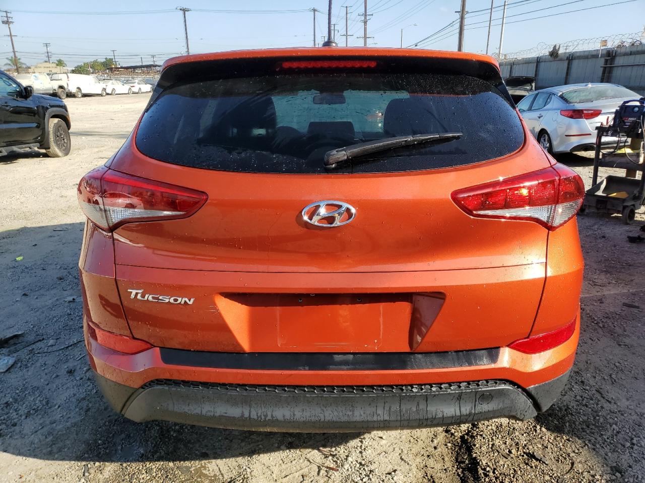 KM8J23A48HU395854 2017 Hyundai Tucson Se