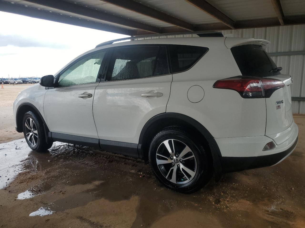 JTMRFREV3HJ709204 2017 TOYOTA RAV 4 - Image 2