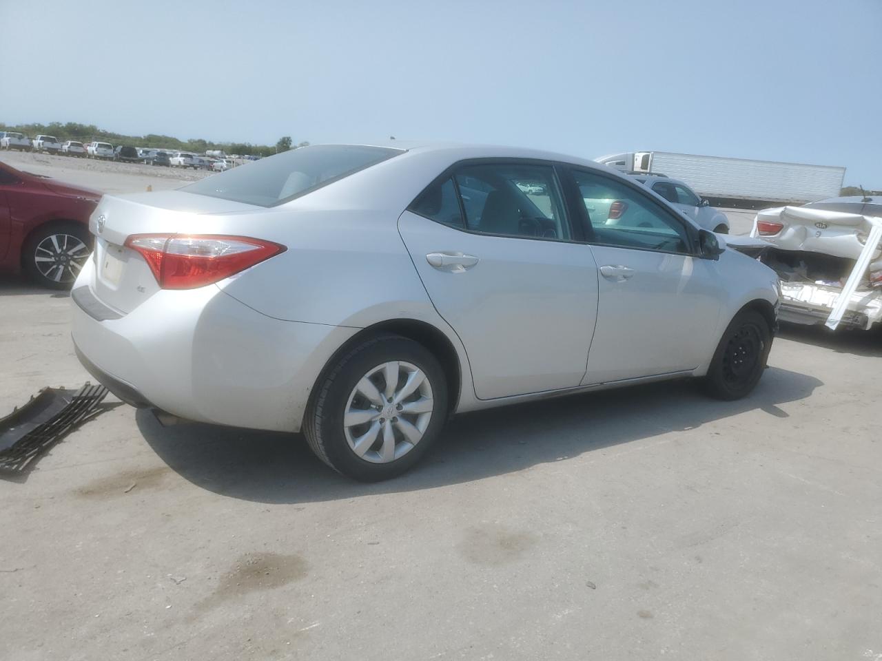 VIN 5YFBURHE1GP568663 2016 TOYOTA COROLLA no.3