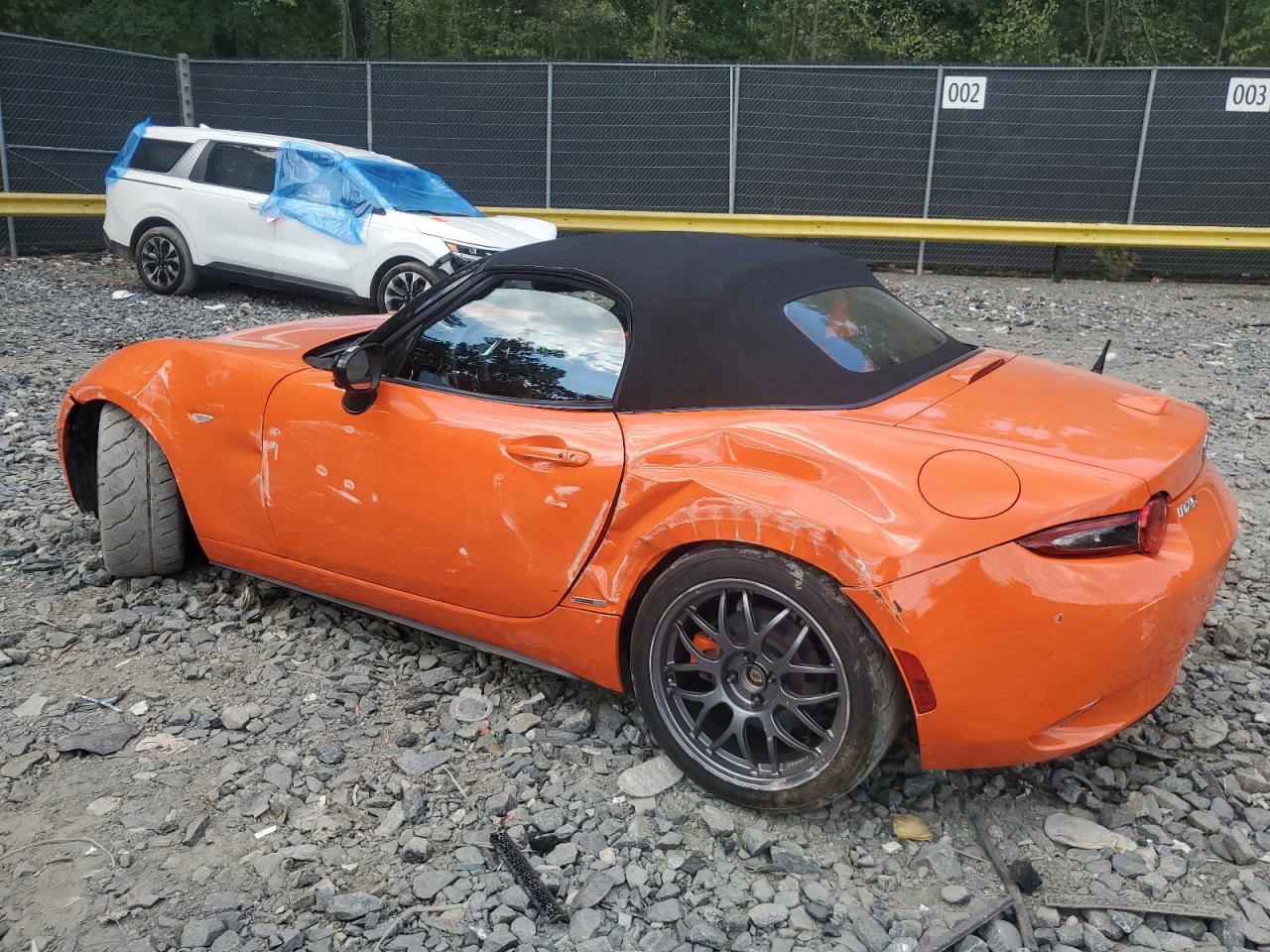 JM1NDAA71K0400194 2019 MAZDA MX-5 - Image 2