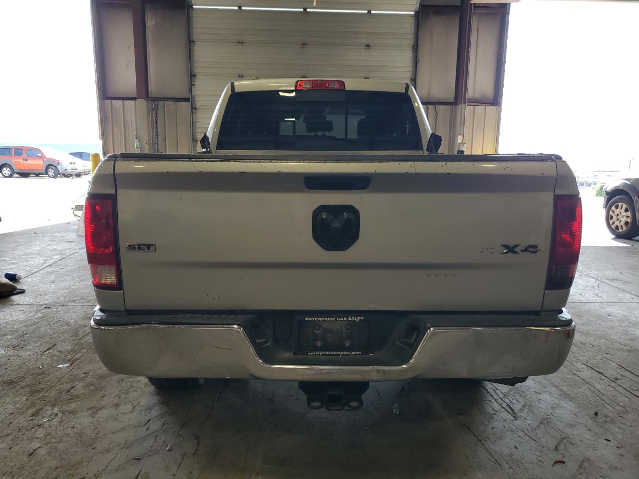 1C6RR7GG5GS229126 2016 Ram 1500 Slt