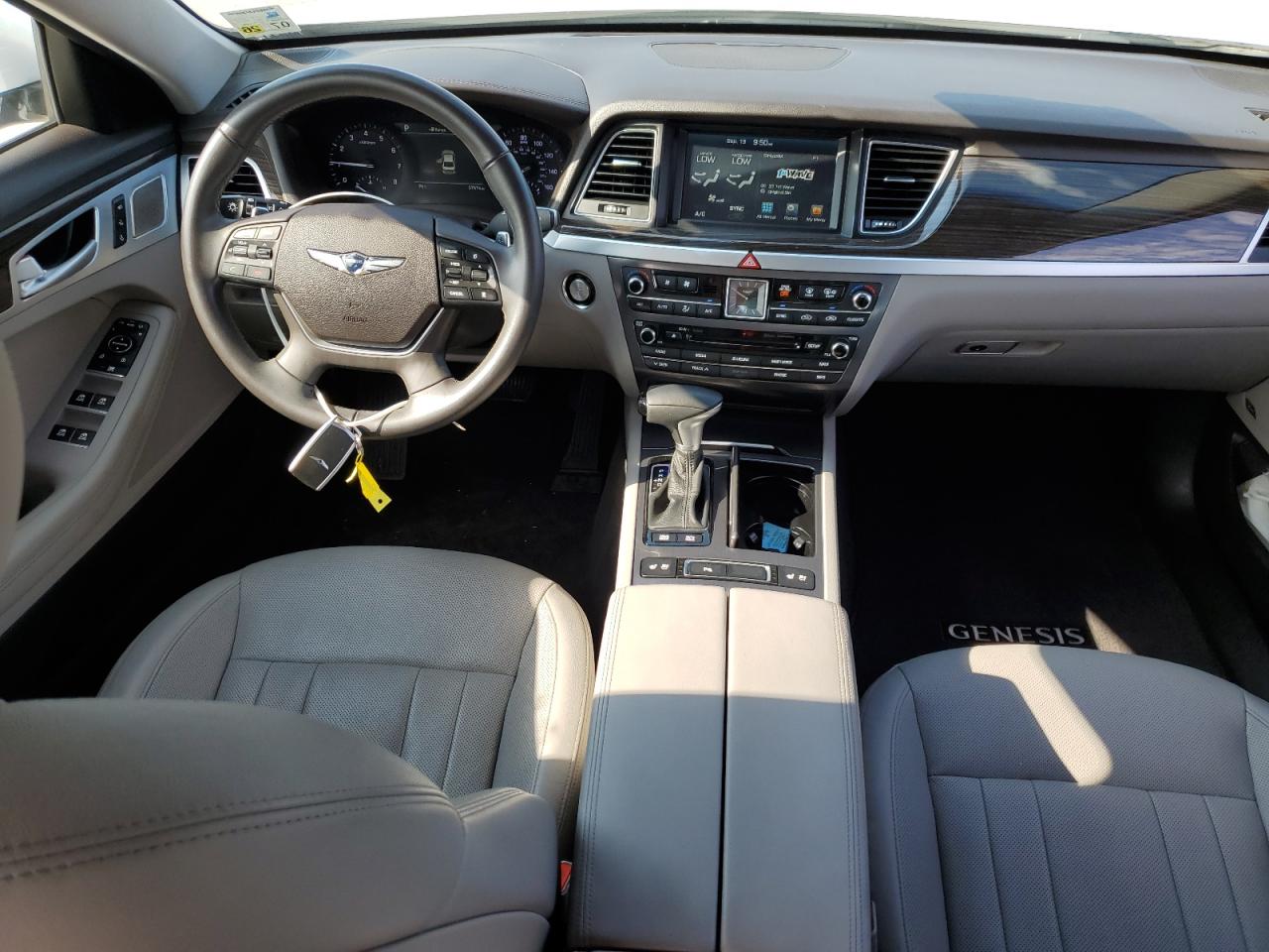 KMHGN4JE0JU216079 2018 Genesis G80 Base