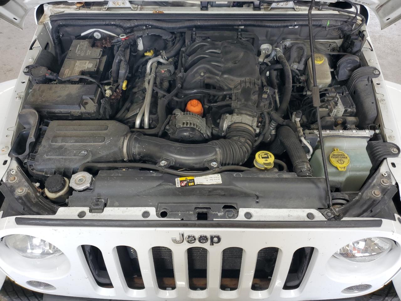 1C4BJWEG8EL229708 2014 Jeep Wrangler Unlimited Sahara