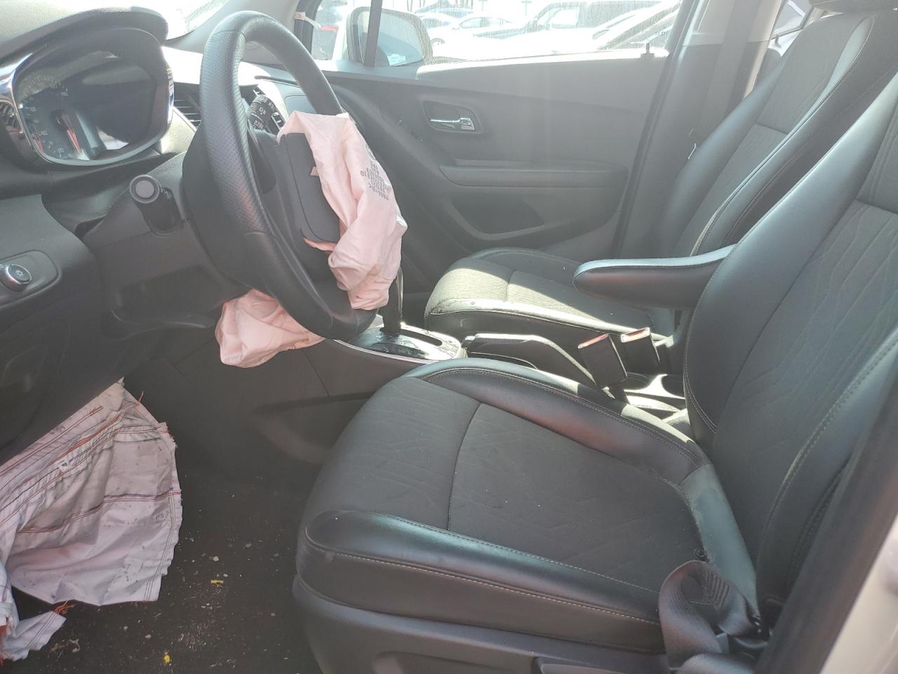2022 Chevrolet Trax - Image 7