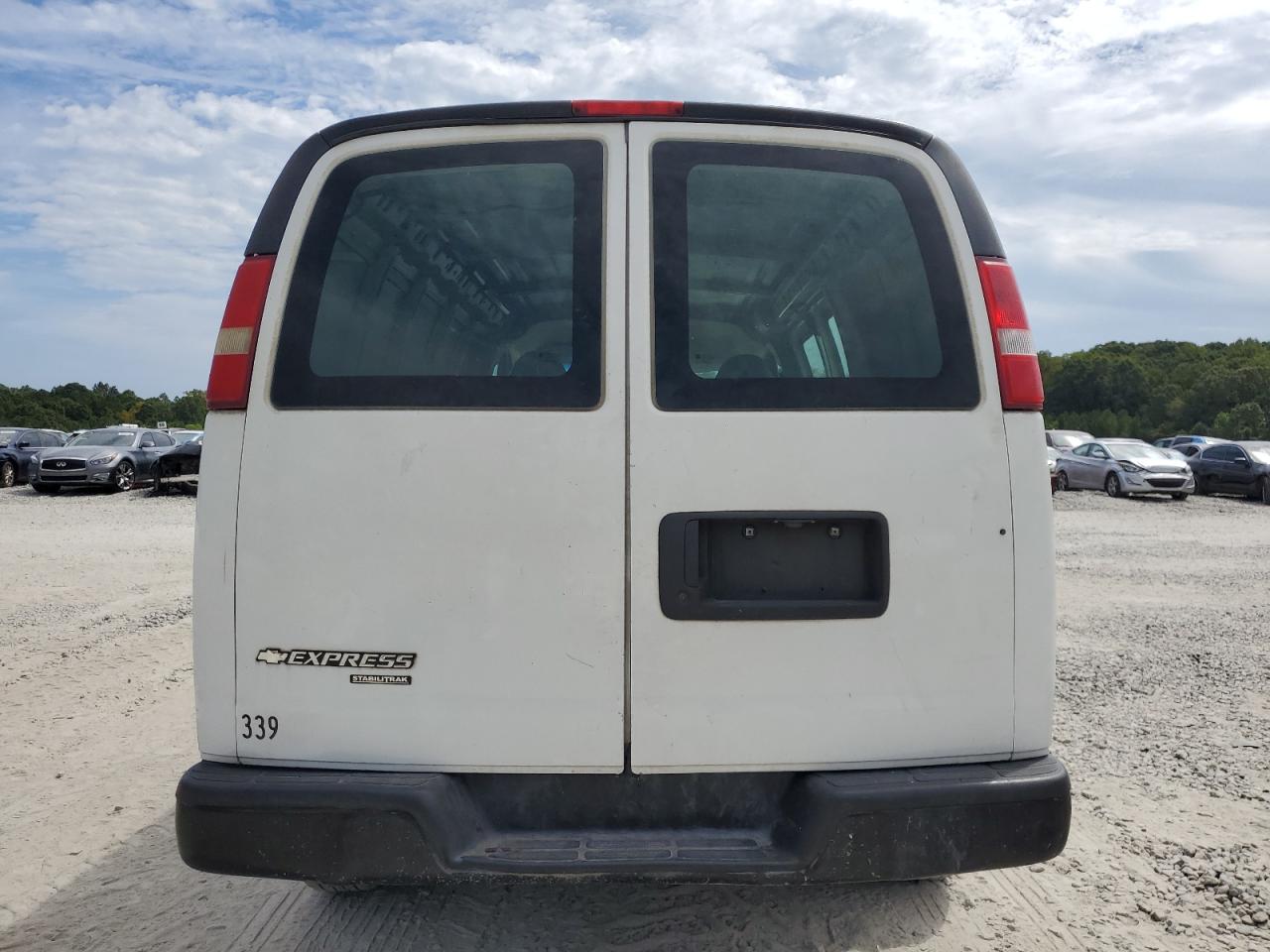 1GCWGFCF0F1162884 2015 Chevrolet Express G2500