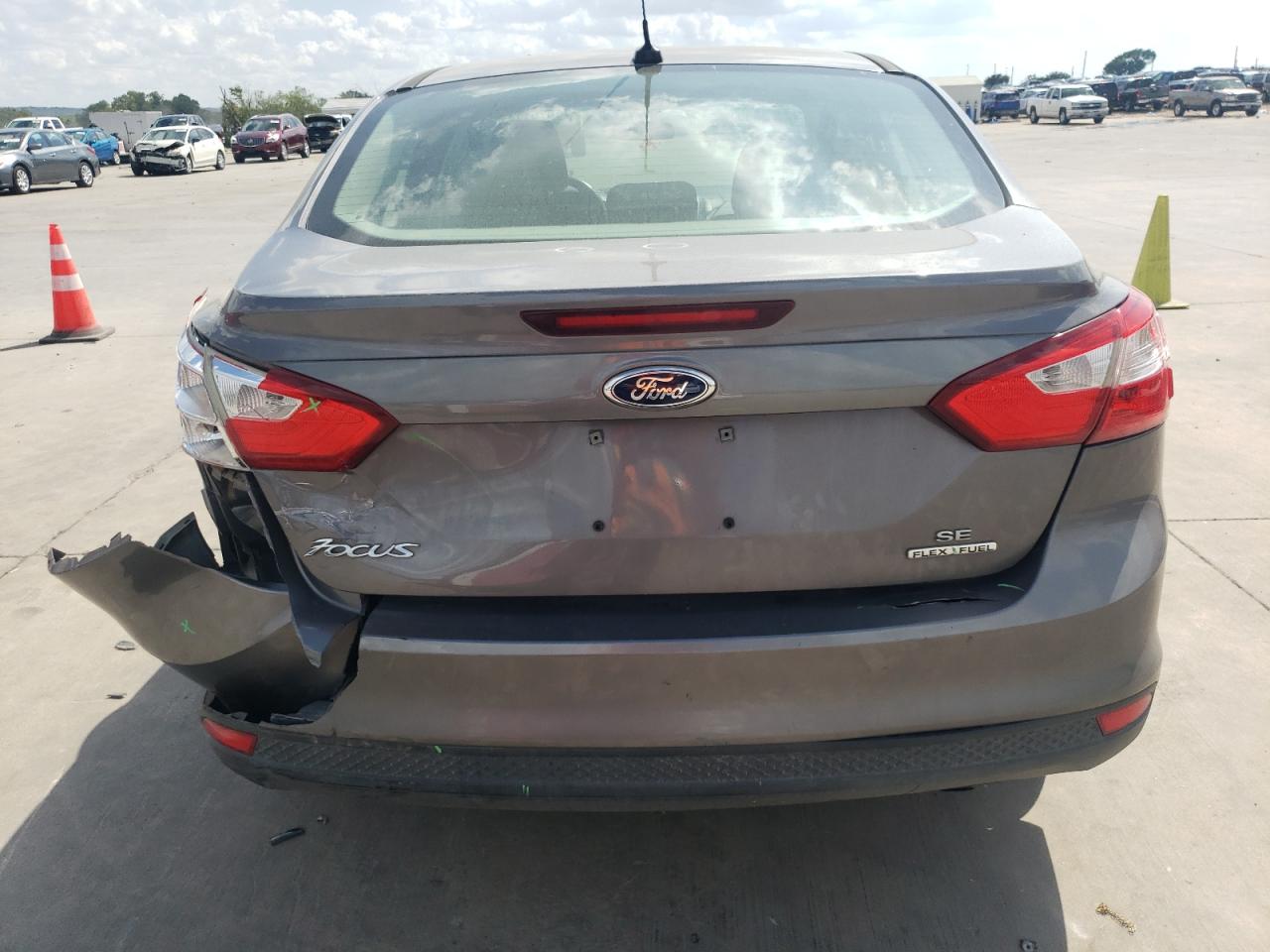 1FAHP3F29CL422057 2012 Ford Focus Se