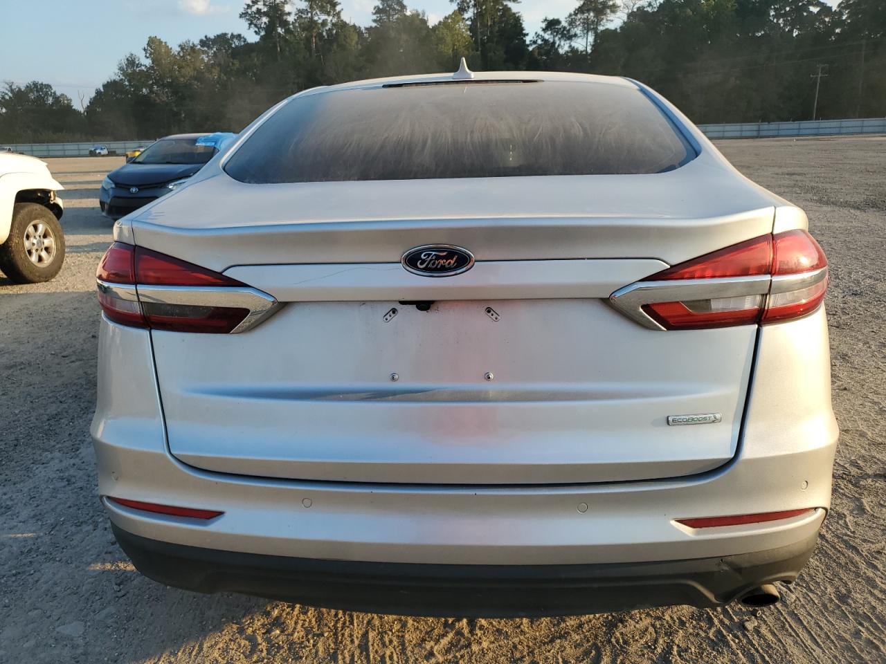 3FA6P0HD1KR145909 2019 Ford Fusion Se