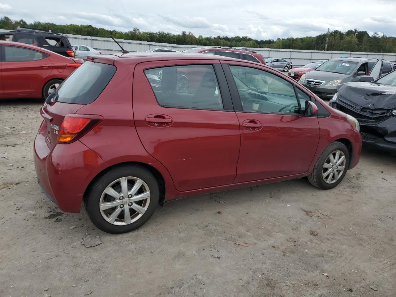 VIN VNKKTUD32HA083407 2017 TOYOTA YARIS no.3