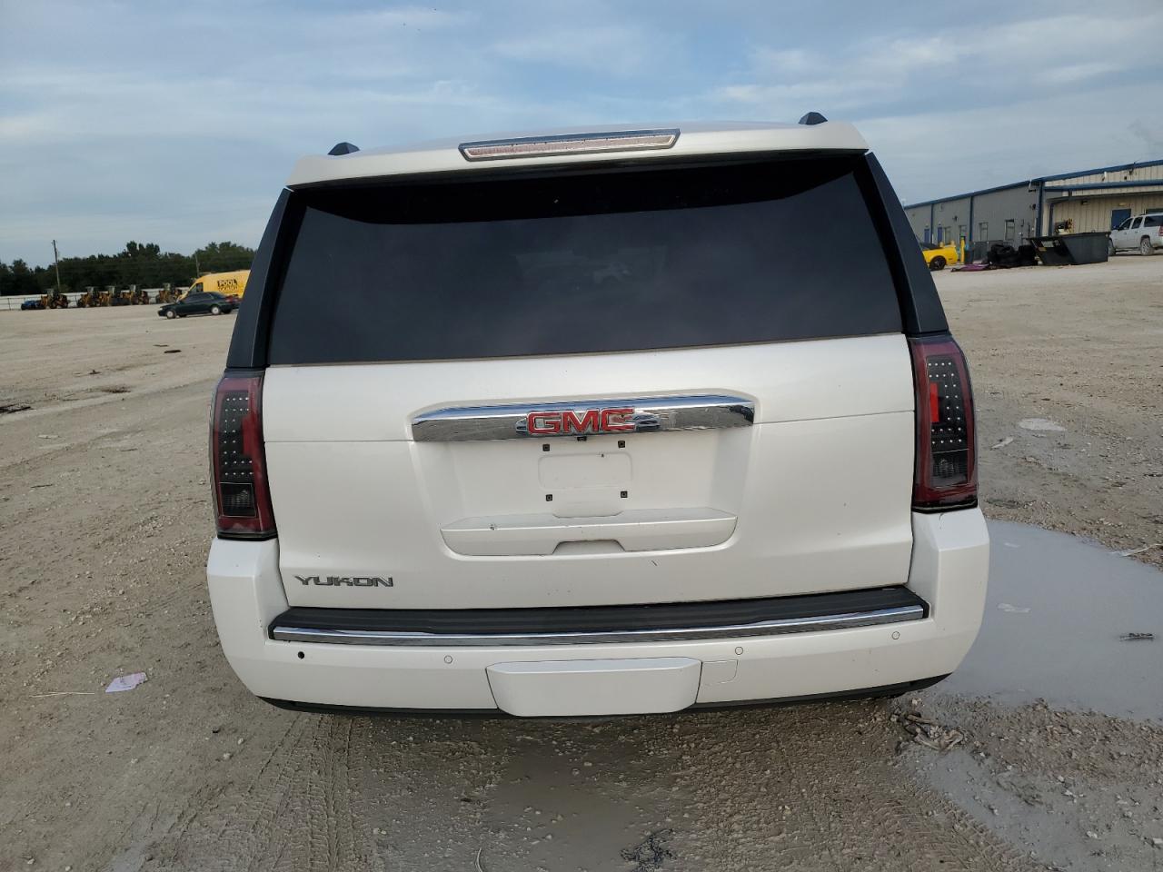 1GKS2CKJ0GR260323 2016 GMC Yukon Denali