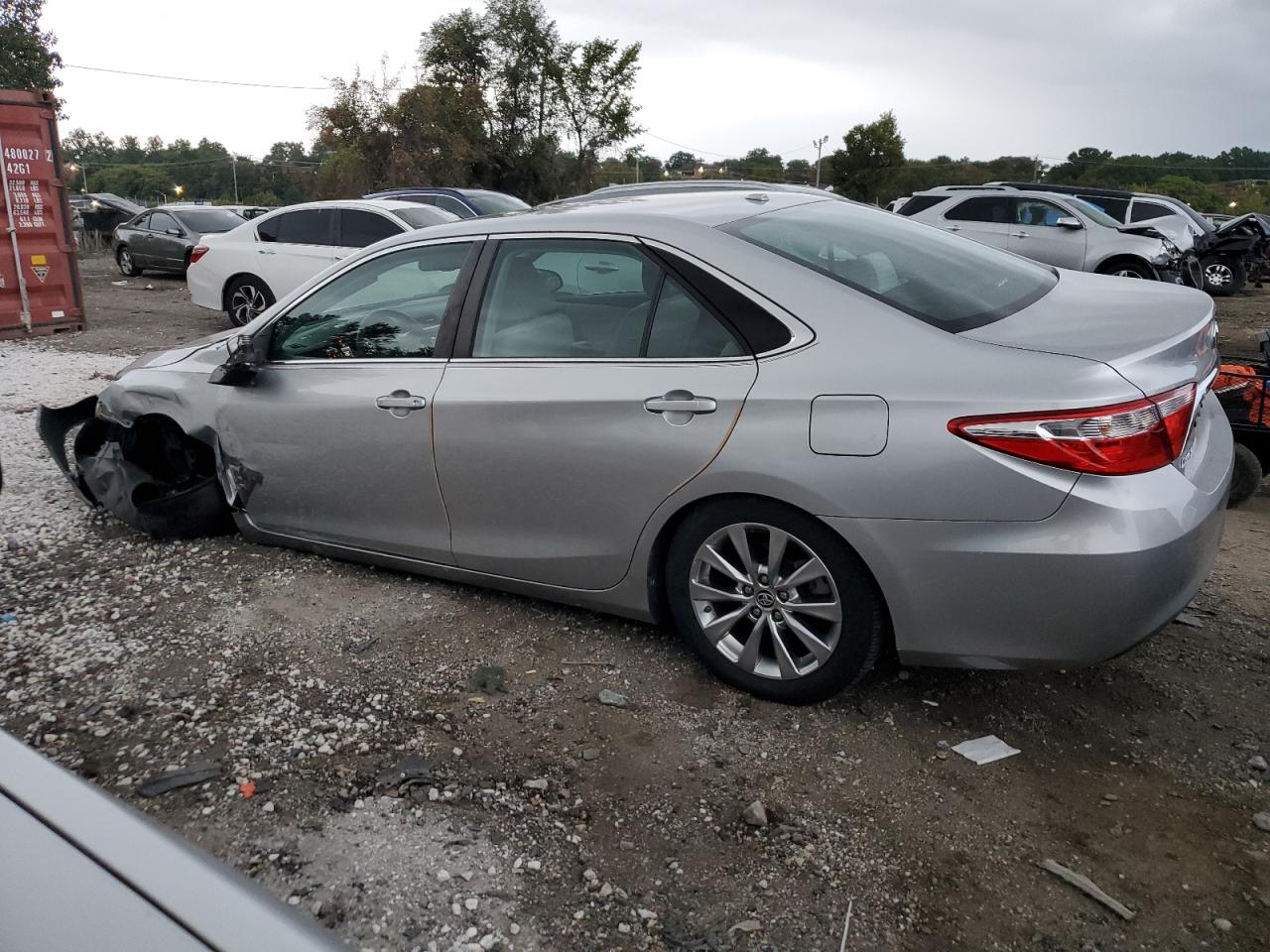 4T1BF1FK1FU963881 2015 TOYOTA CAMRY - Image 2