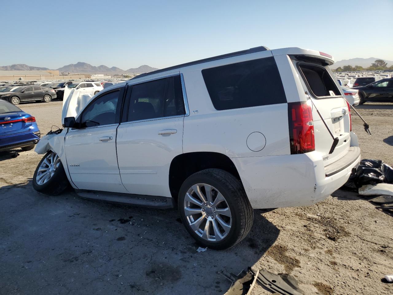 1GNSCAKC7GR458774 2016 CHEVROLET TAHOE - Image 2