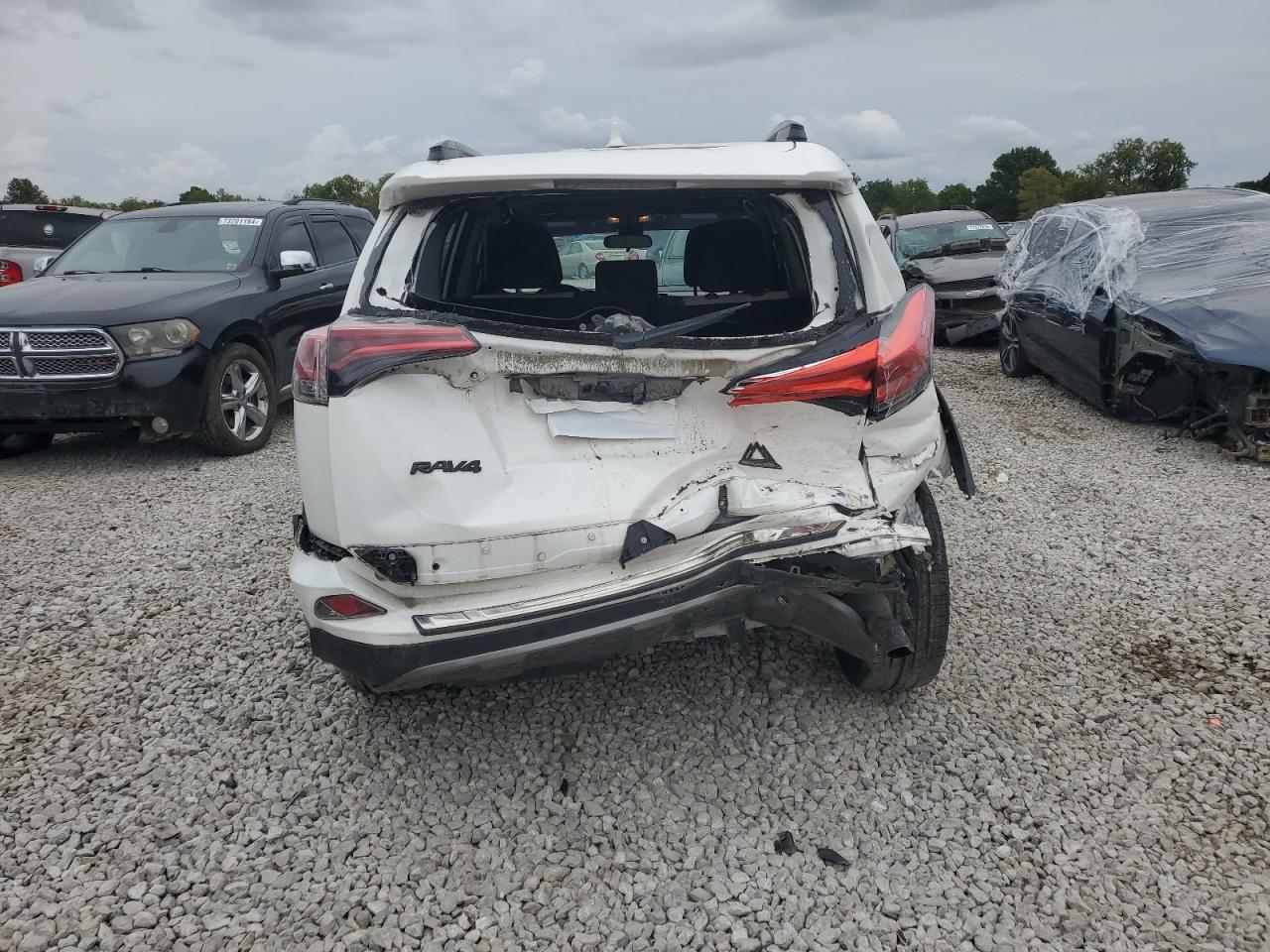2018 Toyota RAV 4 - Image 6