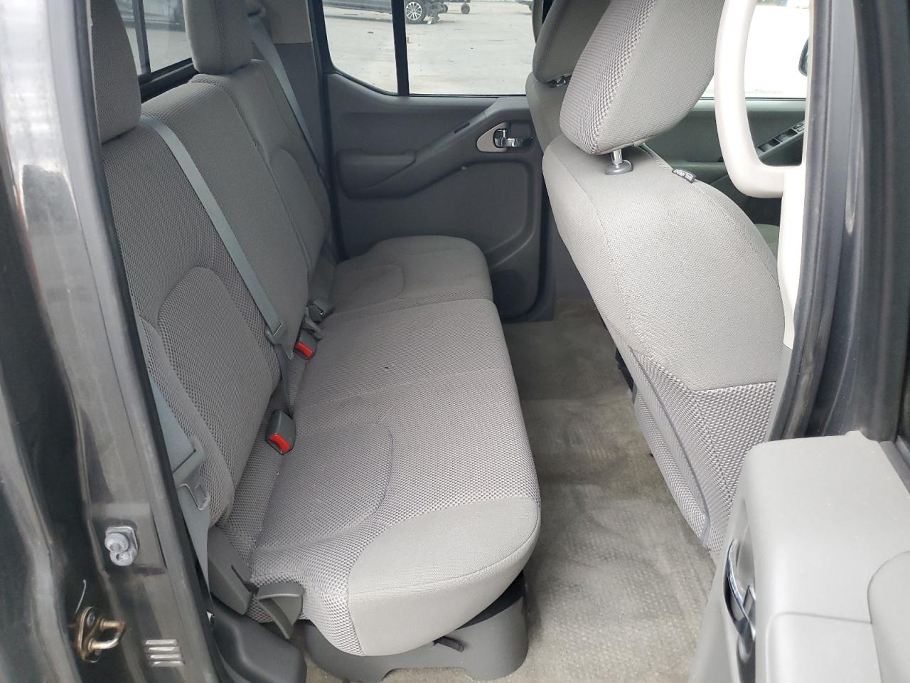 2015 Nissan Navara (Frontier) - Image 10