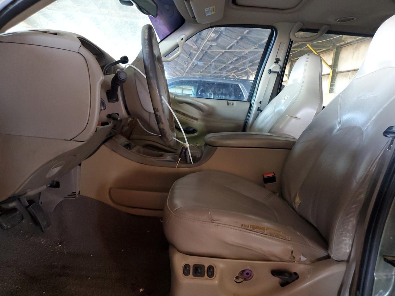 2001 Ford Expedition Eddie Bauer VIN: 1FMEU17L11LB20059 Lot: 59133775