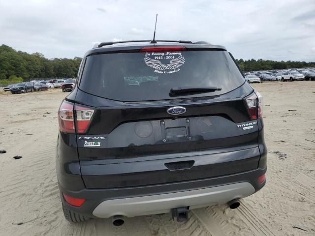  FORD ESCAPE 2017 Czarny