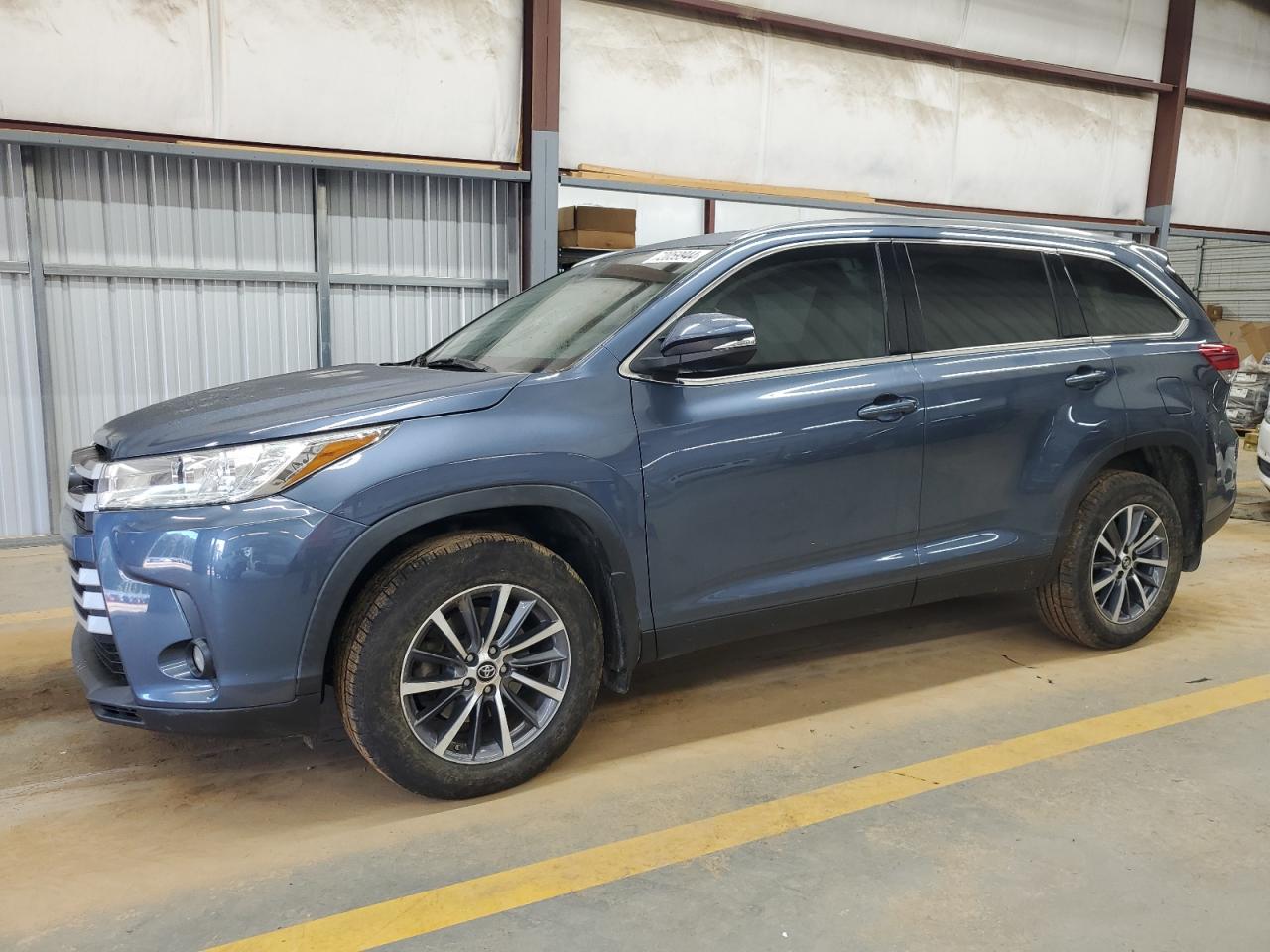 5TDKZRFH3KS352246 2019 TOYOTA HIGHLANDER - Image 1