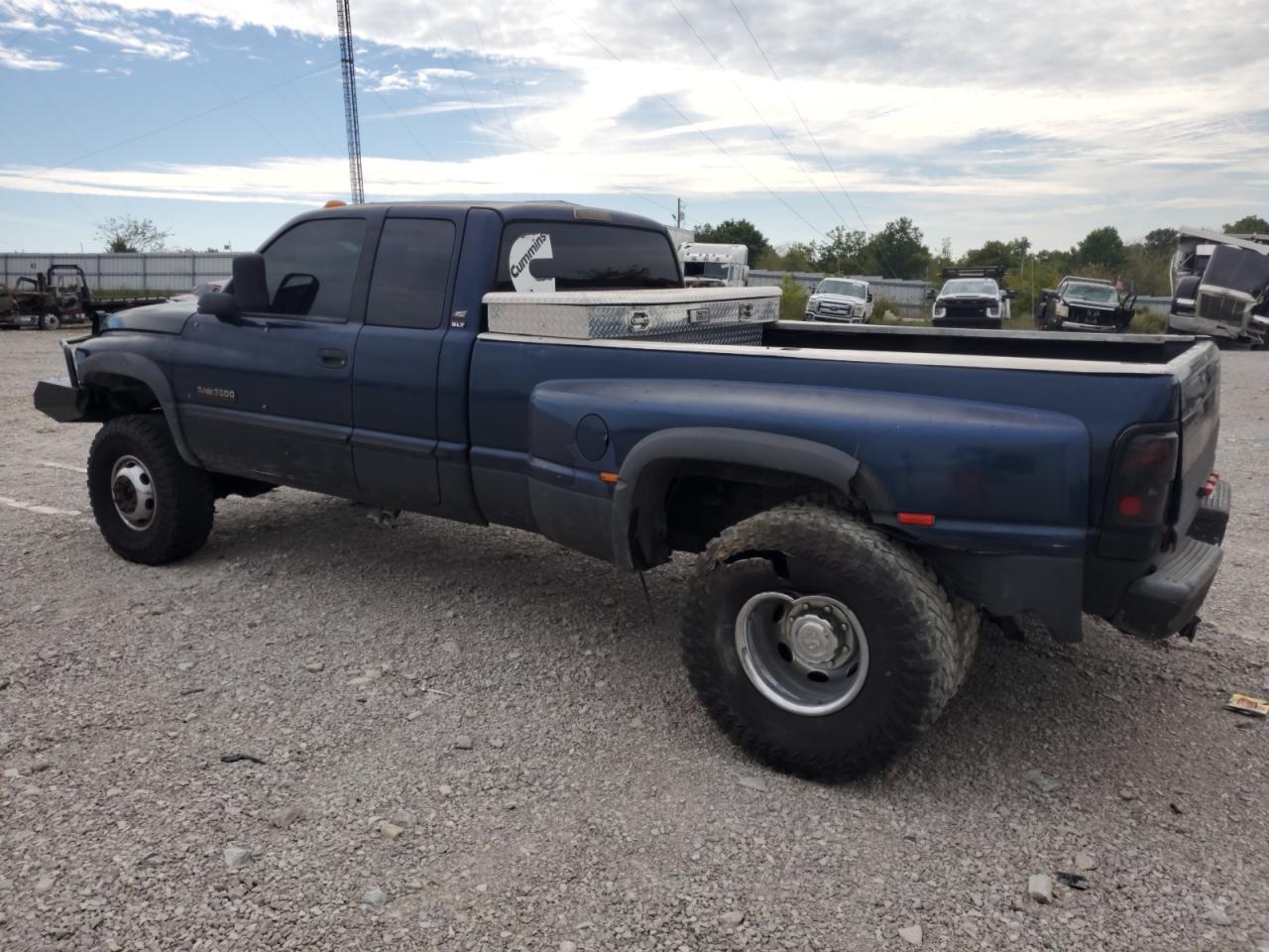 2000 Dodge RAM - Image 2
