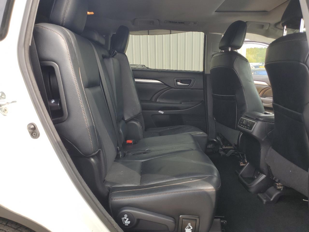 2017 Toyota Highlander Se VIN: 5TDJZRFH7HS392351 Lot: 72583014