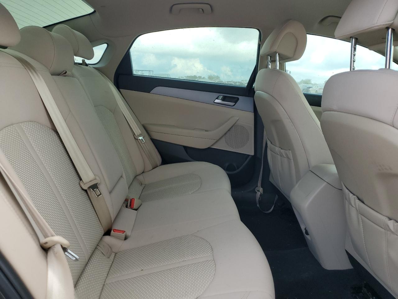 2017 Hyundai Sonata - Image 10