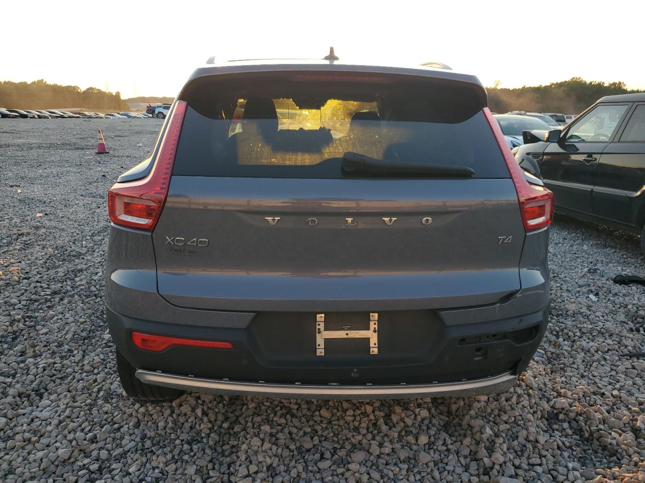 2022 Volvo Xc40 T4 Momentum VIN: YV4AC2HK3N2706238 Lot: 71826024