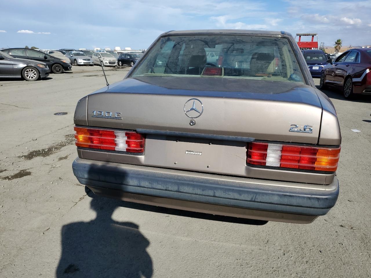 WDBDA29D6MF818317 1991 Mercedes-Benz 190 E 2.6