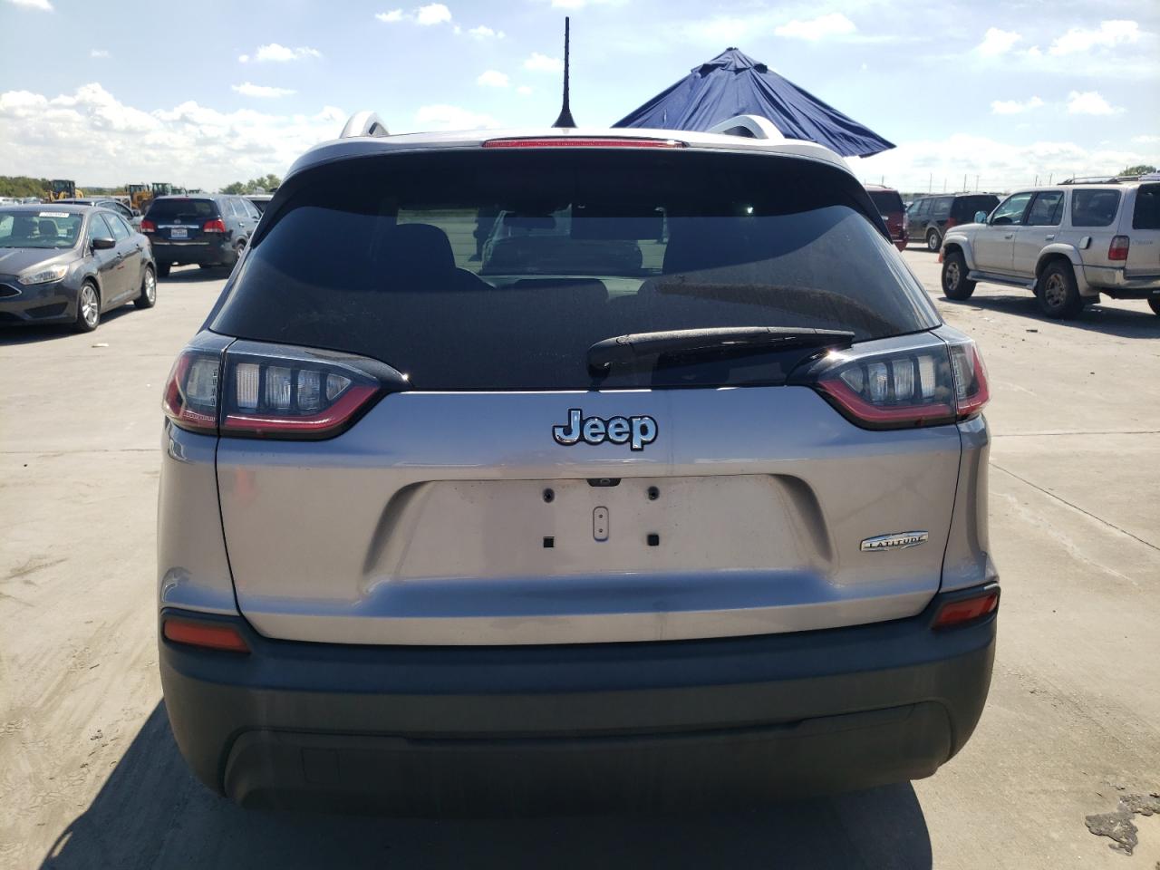 2019 Jeep Cherokee Latitude Plus VIN: 1C4PJLLB4KD123421 Lot: 72999544