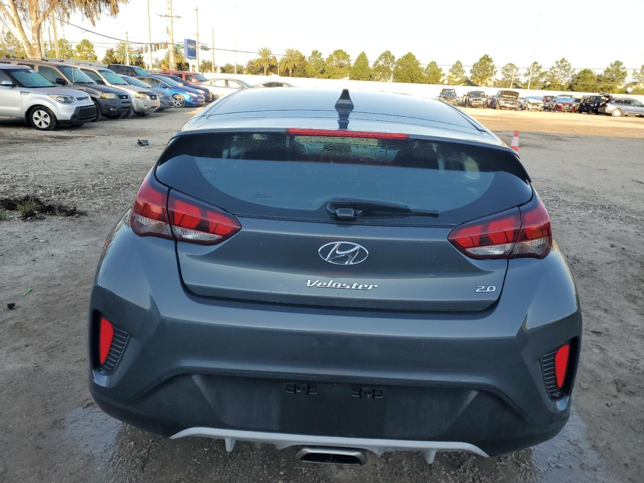 KMHTG6AF5LU031820 2020 Hyundai Veloster Base