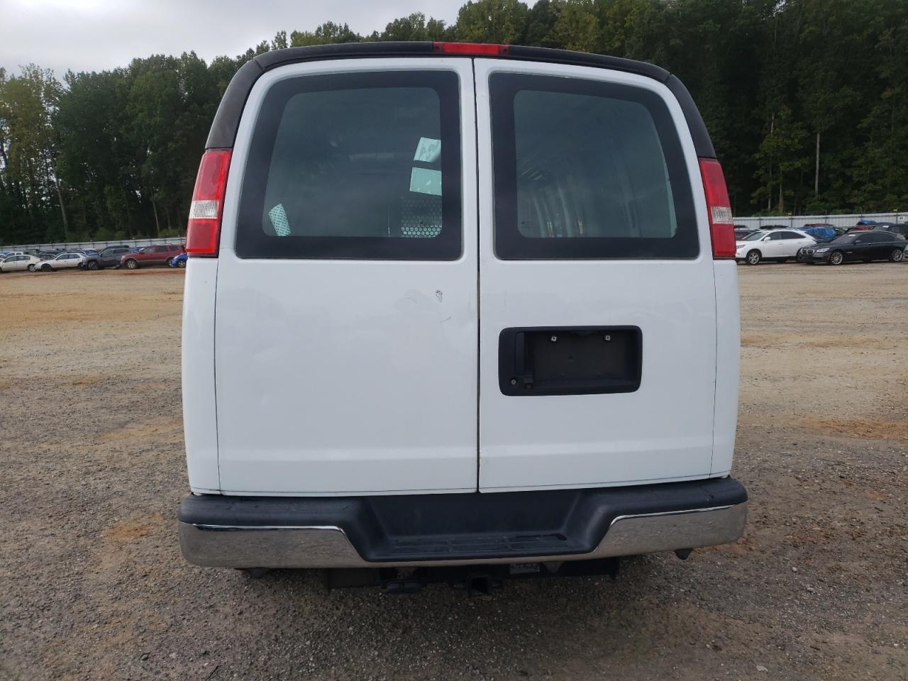 1GCWGAFG1J1165891 2018 Chevrolet Express G2500