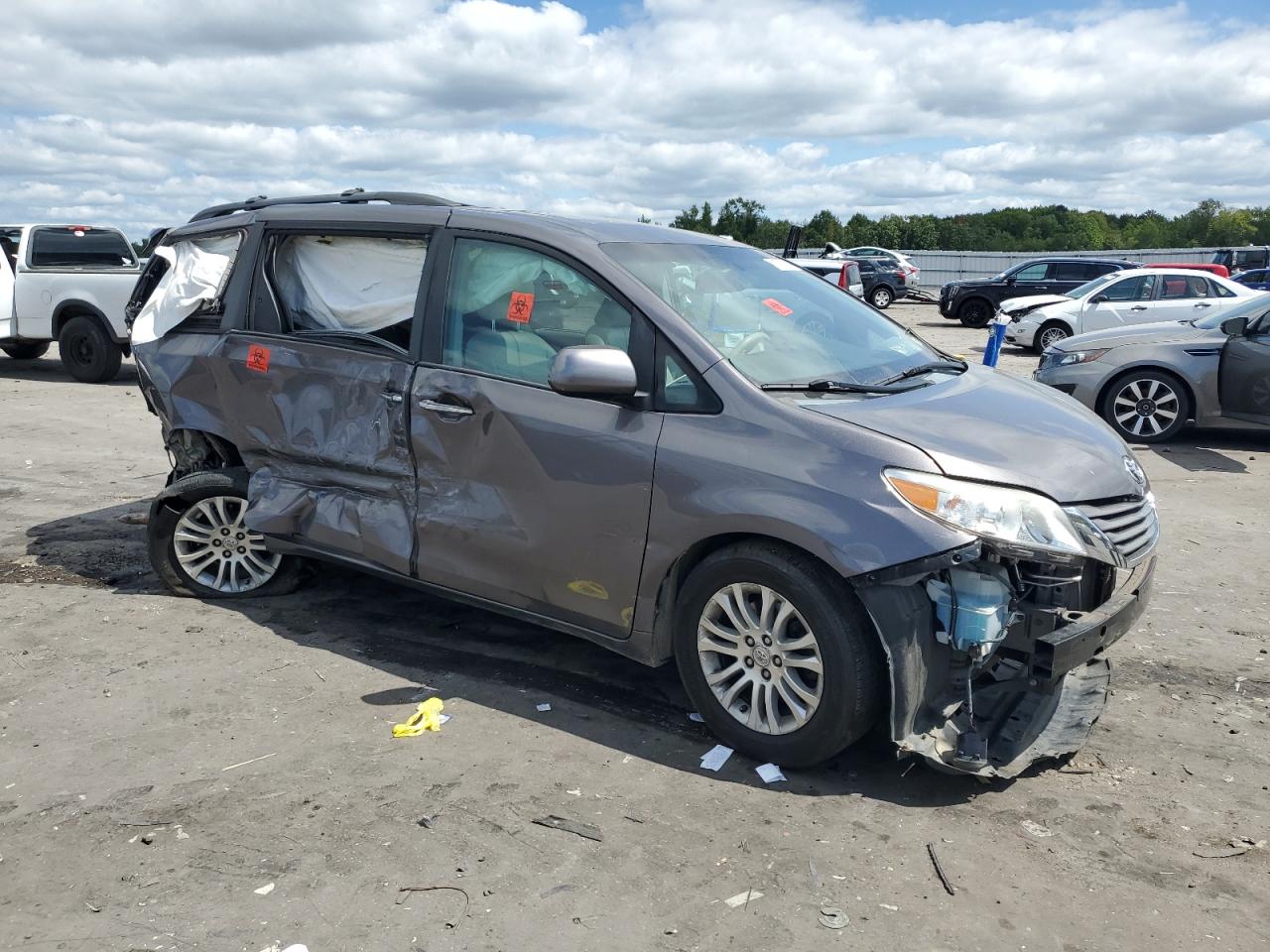 2012 Toyota Sienna - Image 4