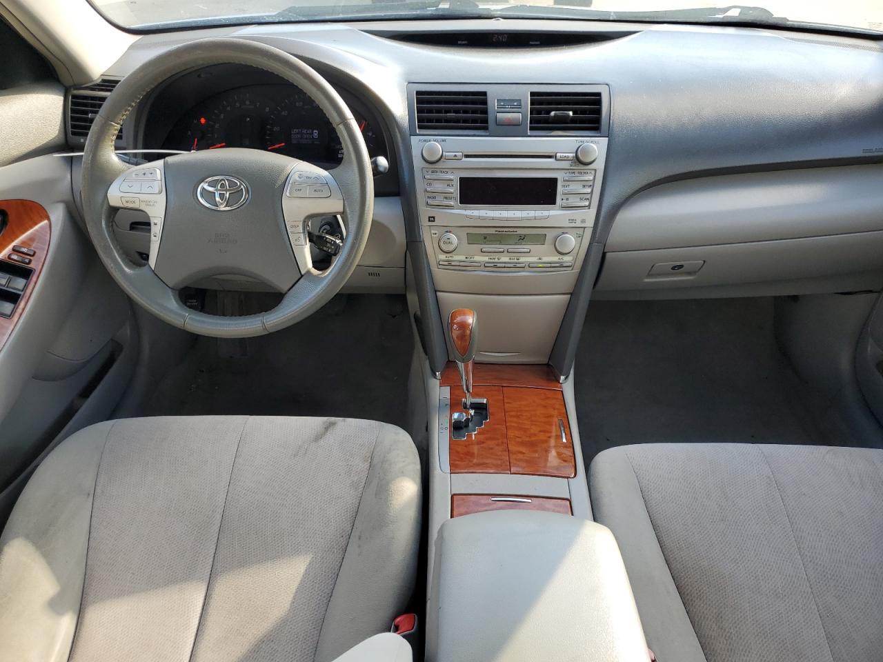 2010 Toyota Camry - Image 8