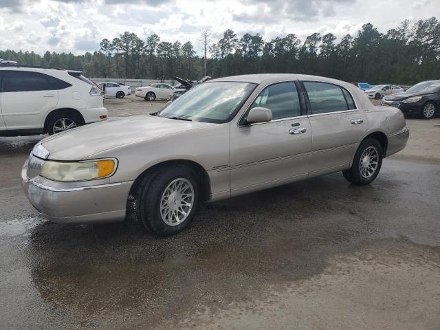 2001 Lincoln Town Car Signature