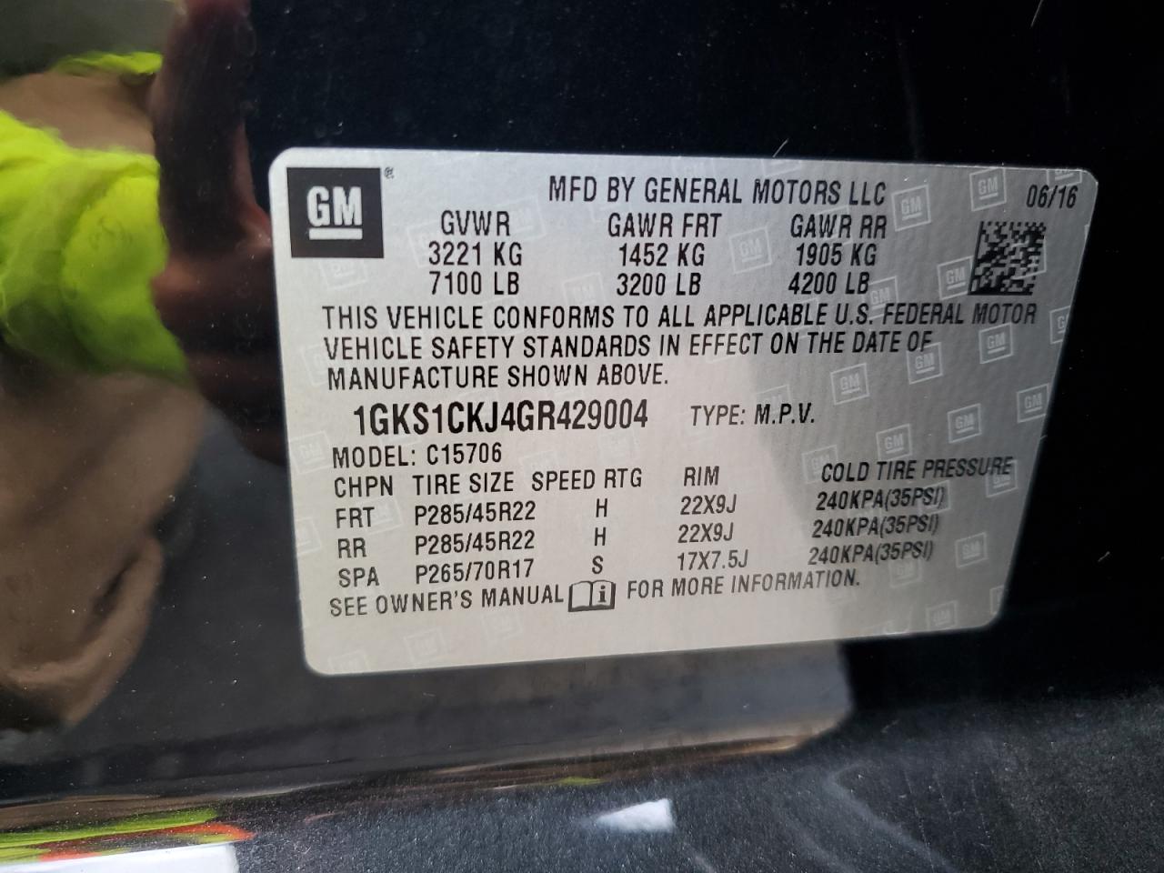 2016 GMC Yukon - Image 15