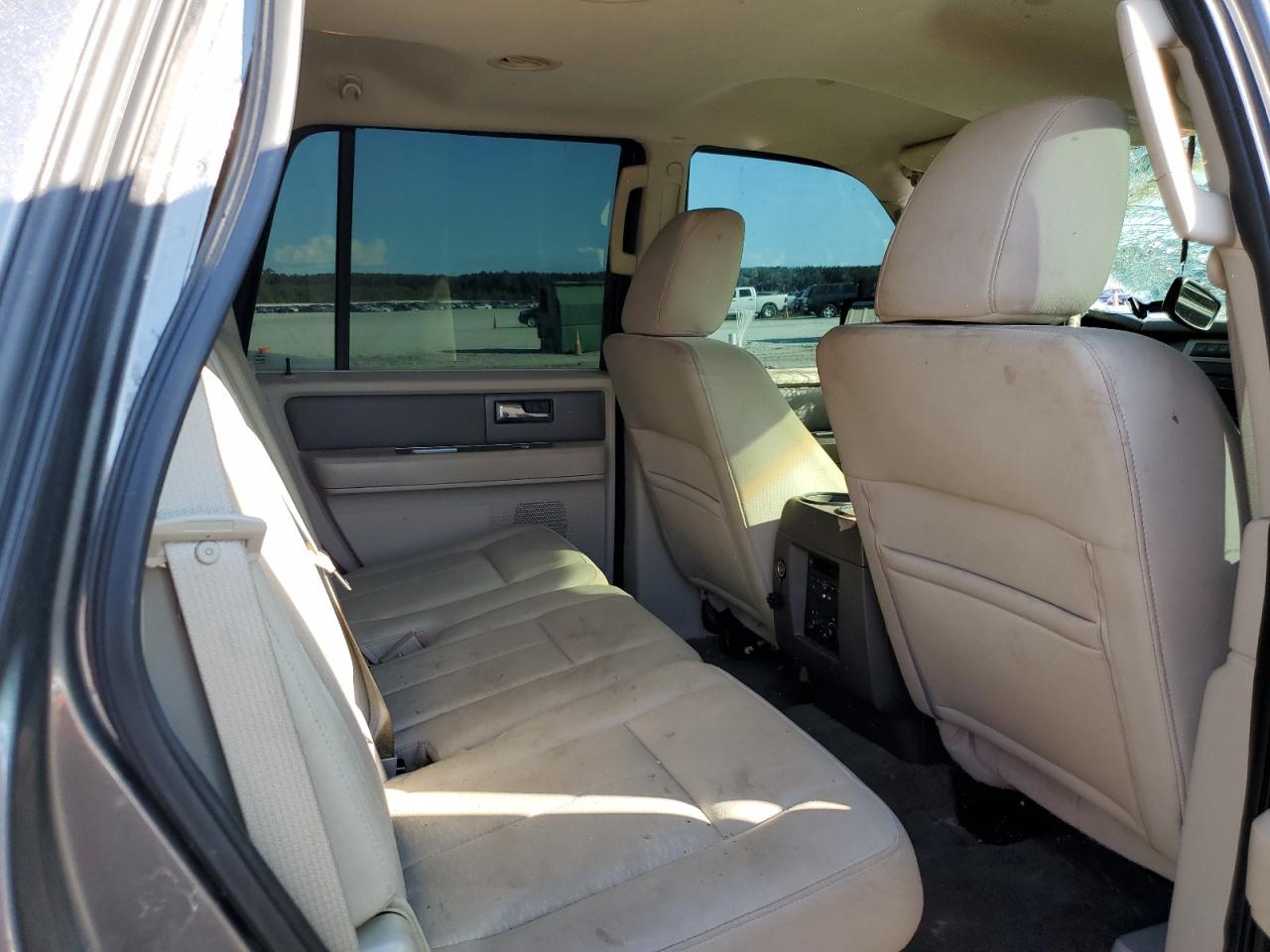 2011 Ford Expedition - Image 10