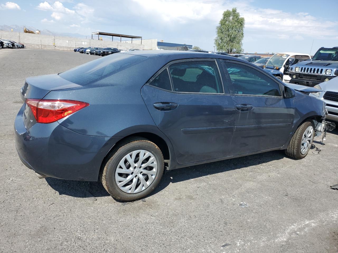 VIN 2T1BURHE2JC117202 2018 TOYOTA COROLLA no.3