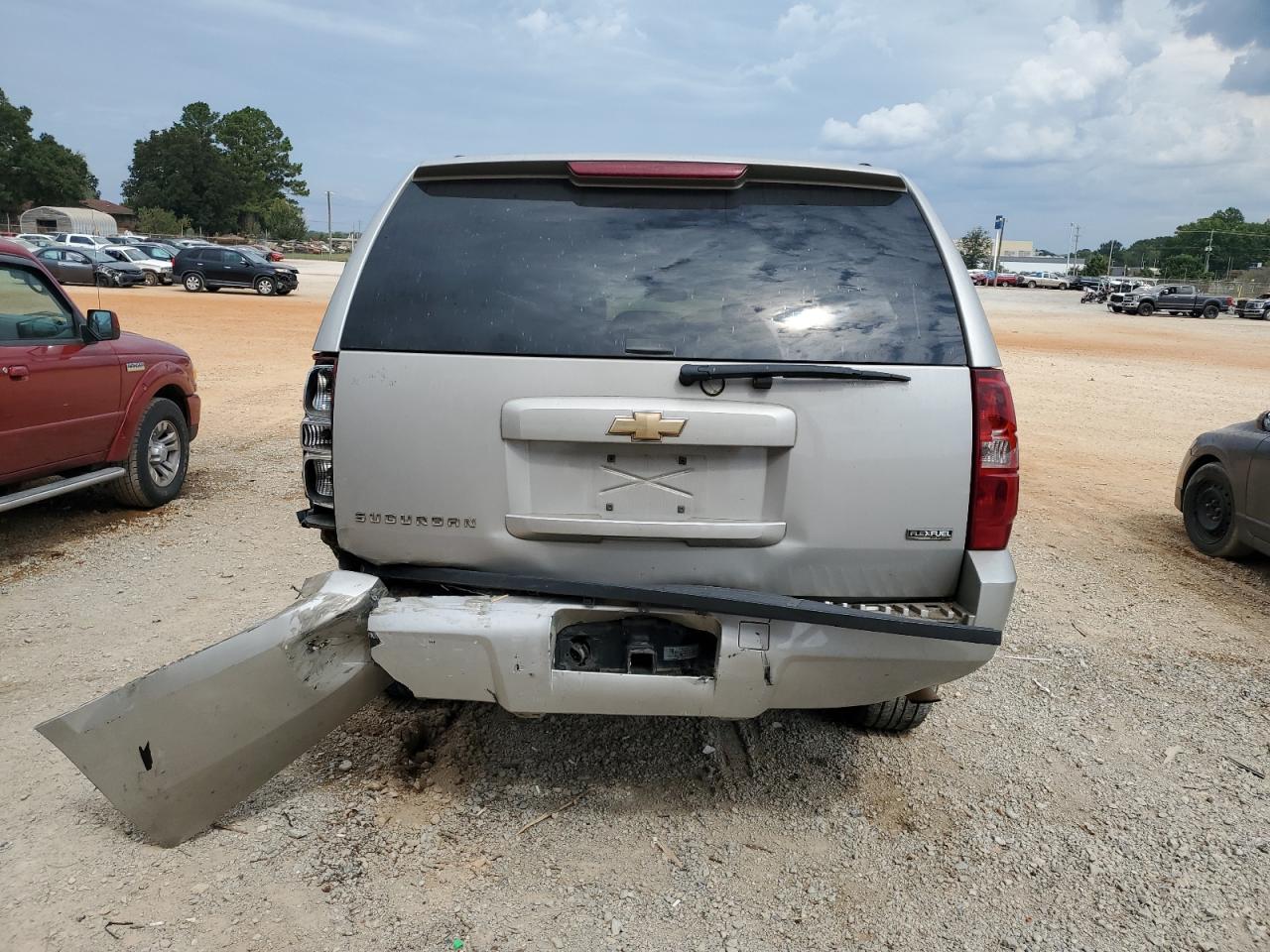 2007 Chevrolet Suburban C1500 VIN: 1GNFC16037J232196 Lot: 72887074