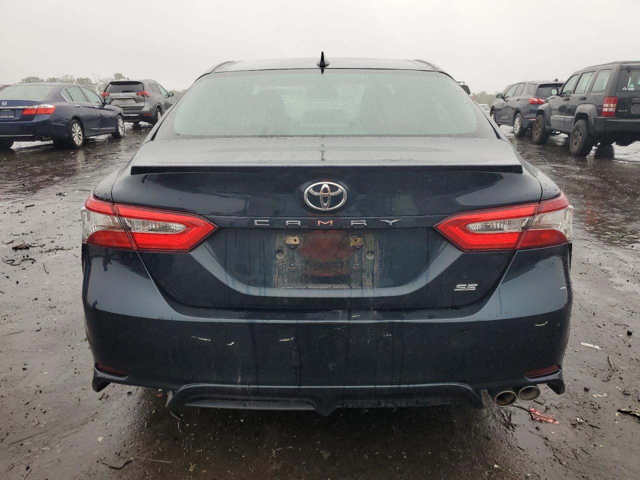 4T1B11HK0JU621455 2018 Toyota Camry L