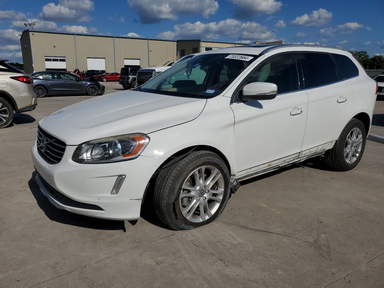 YV440MDK7F2724864 2015 VOLVO XC60 - Image 1