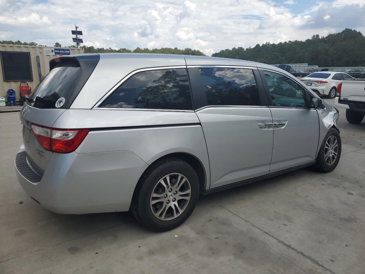 2011 Honda Odyssey - Image 3