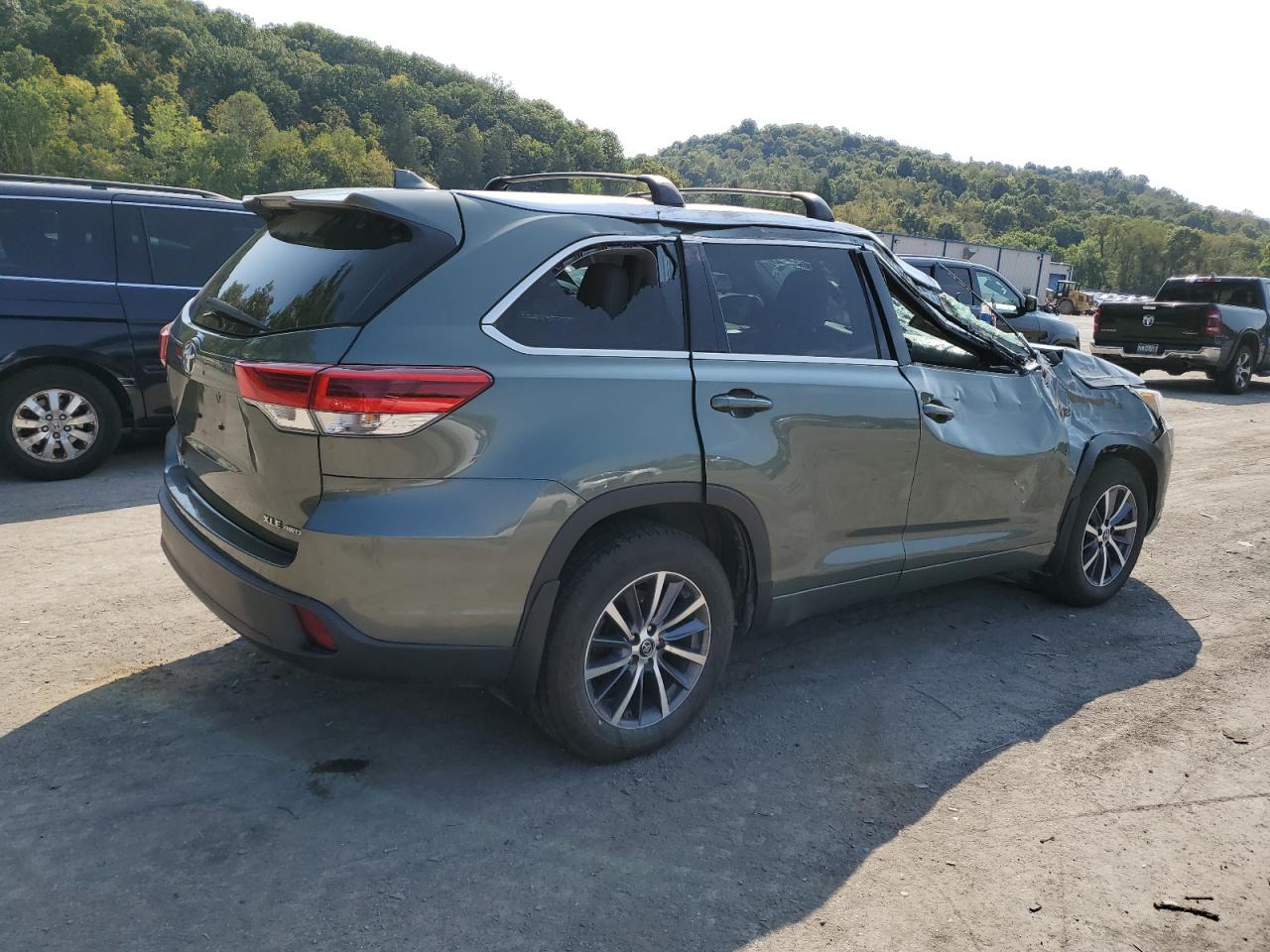 2017 Toyota Highlander Se VIN: 5TDJZRFH2HS479509 Lot: 71385274