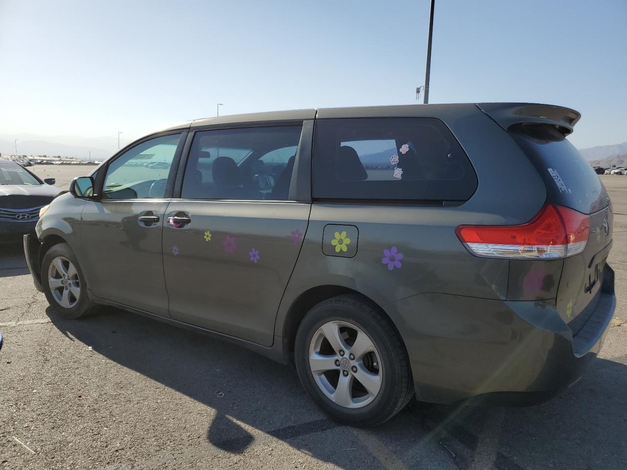 2011 Toyota Sienna - Image 2