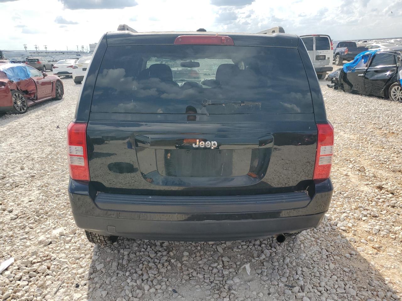 1C4NJPBB8GD761887 2016 Jeep Patriot Sport