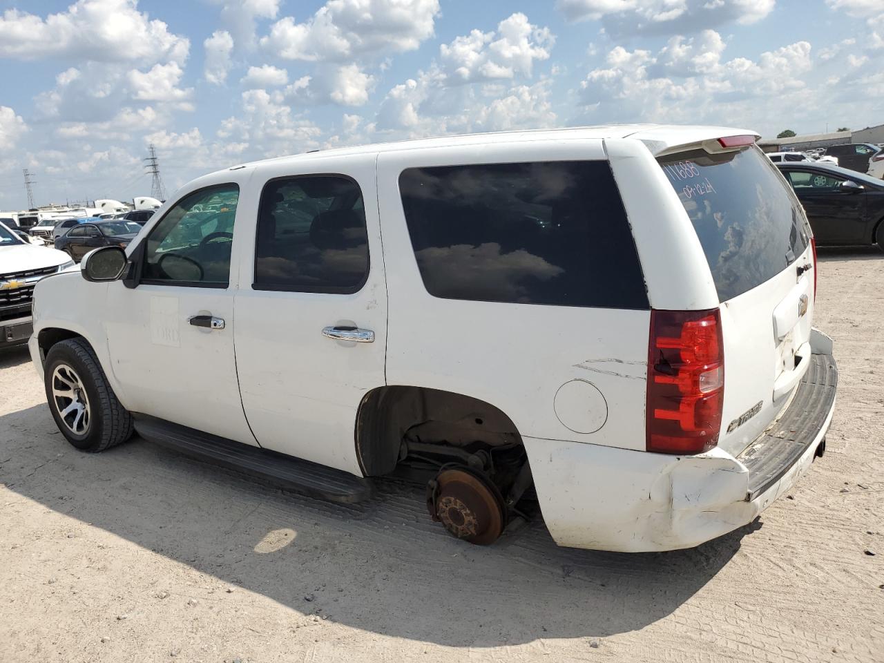 2010 Chevrolet Tahoe - Image 2