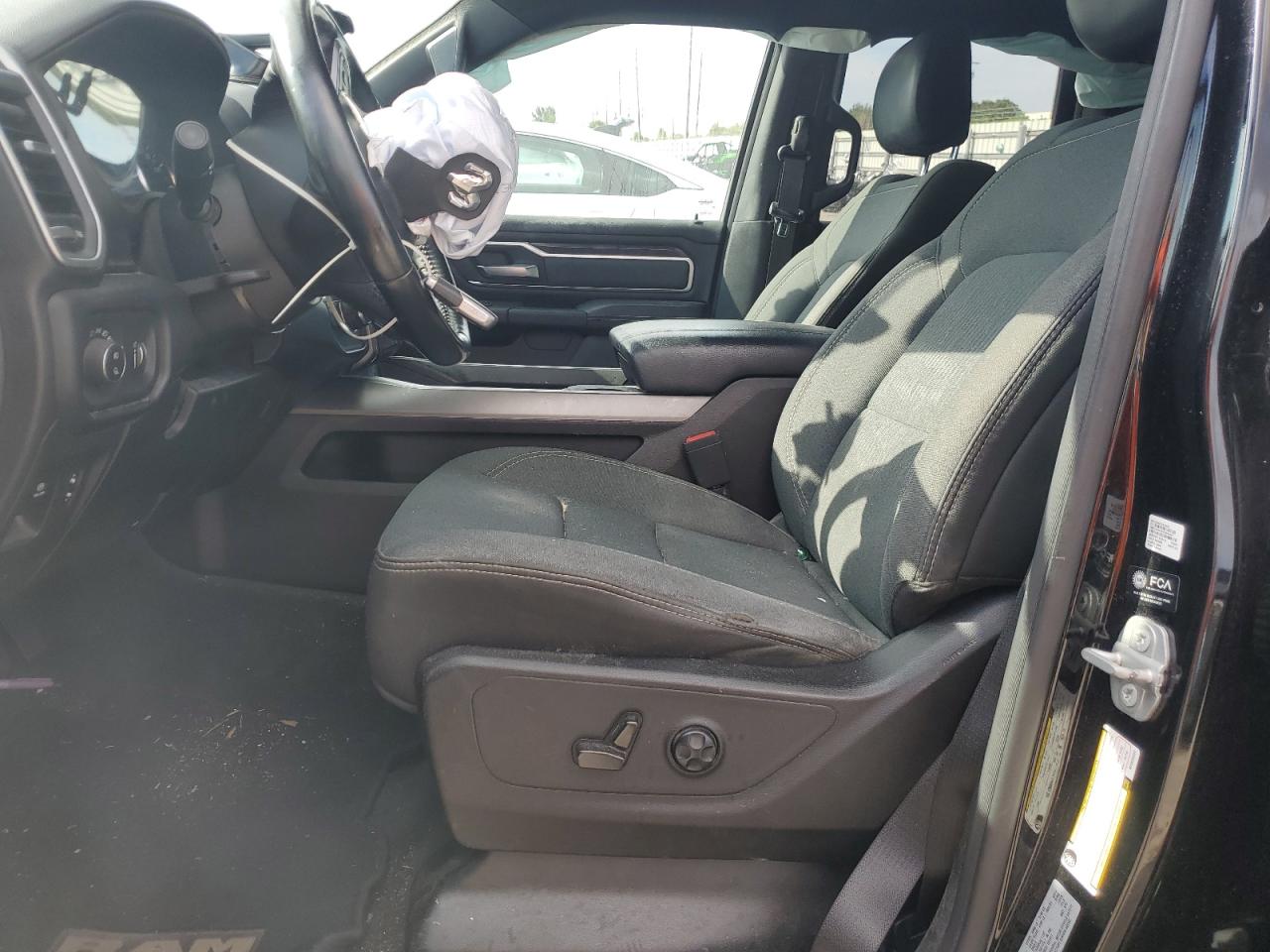 2021 RAM 1500 - Image 7