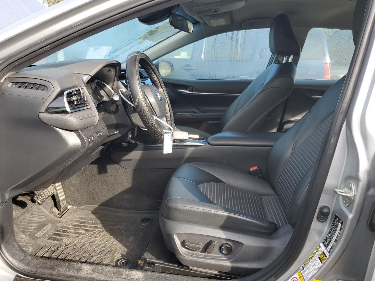 4T1B11HK4JU140429 2018 Toyota Camry L