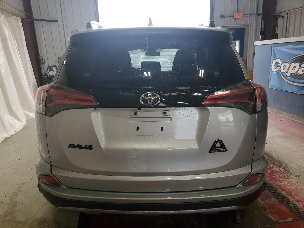 2T3RFREV0JW740403 2018 Toyota Rav4 Adventure