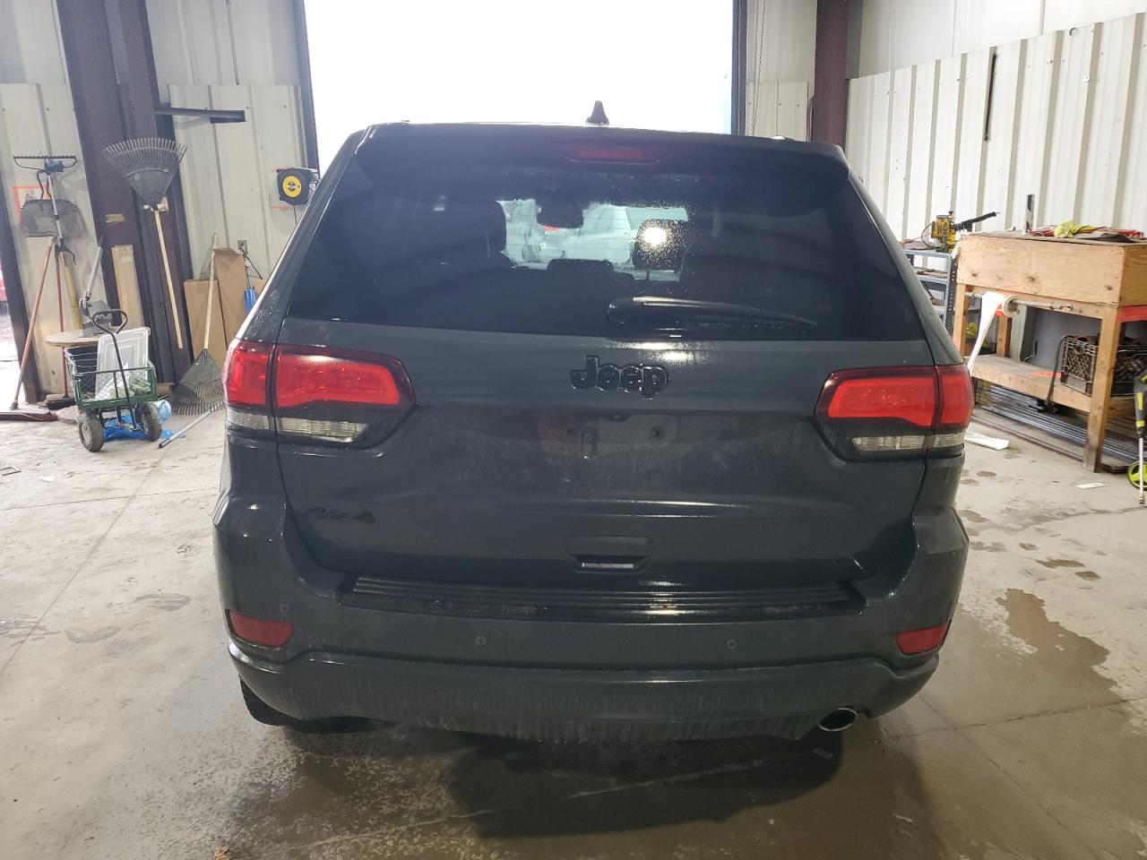 1C4RJFAG0JC236909 2018 Jeep Grand Cherokee Laredo