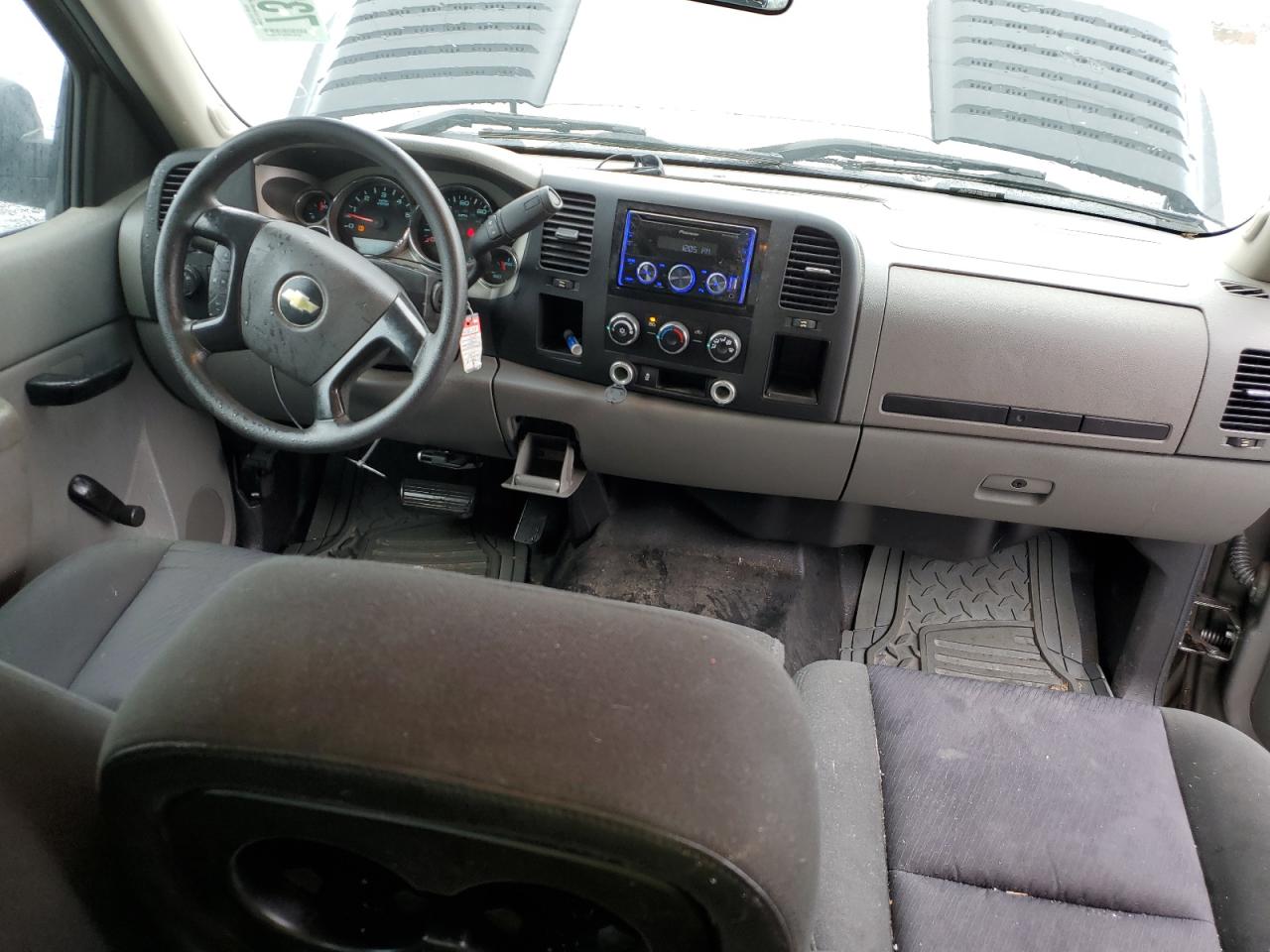 2013 Chevrolet Silverado - Image 8