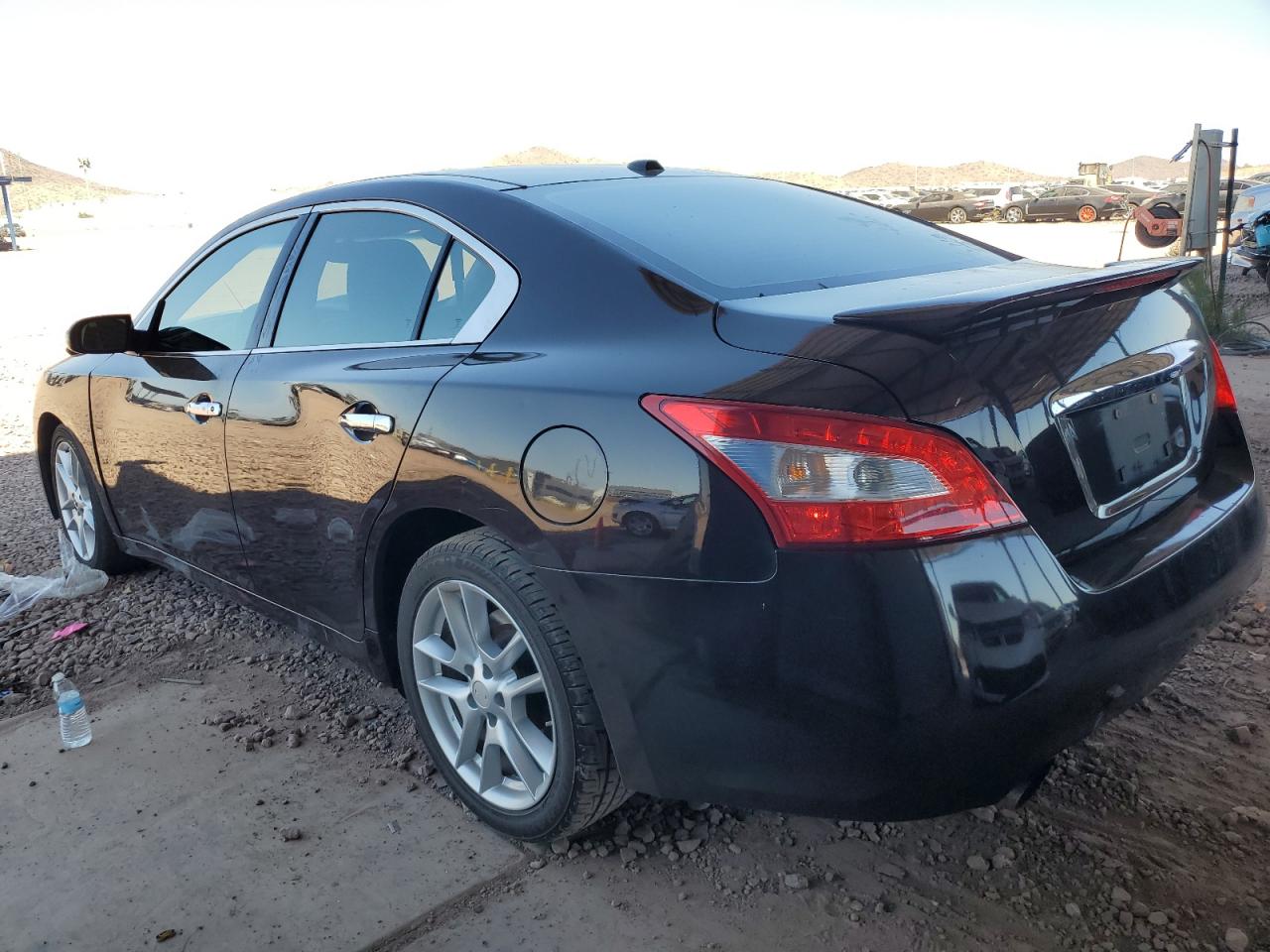 2010 Nissan Maxima - Image 2